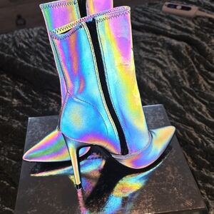 Holographic Pointed-Toe Stiletto Ankle Boots - Iridescent